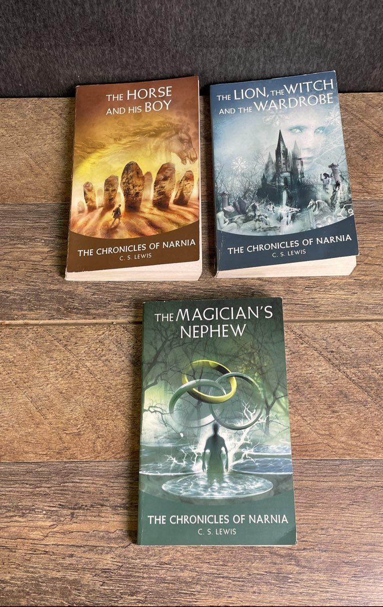 The Chronicles of Narnia Complete 7 Book Box Set C.S. Lewis Paperback Harper