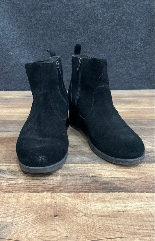Clarks Collection Black Suede Cushion Soft Side Zip Ankle Boots Womens Size 8.5W