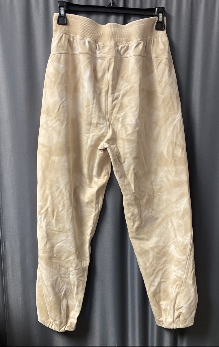 Lululemon Women's Tapered Leg Joggers Cream Beige Cloud Wash Size M