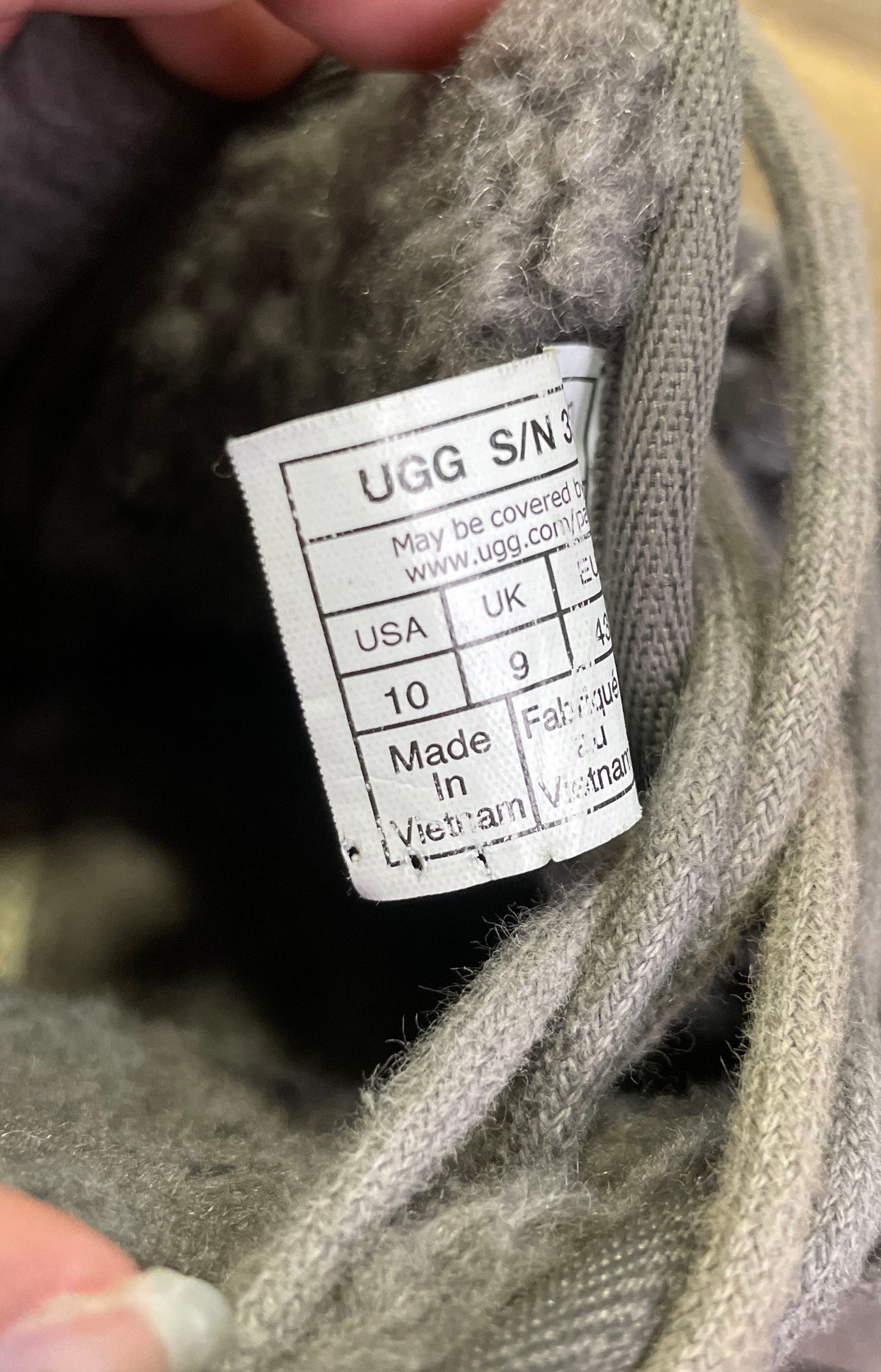 UGG Neumel Grey Suede Lace Up Chukka Boots Men's Size 10