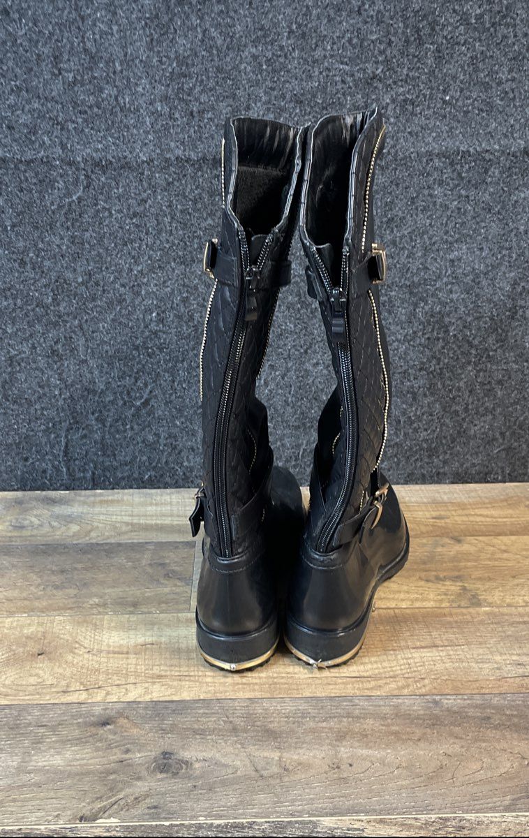 First Sight Black Quilted Back Zipper Rain Boots Women's Size 7.5