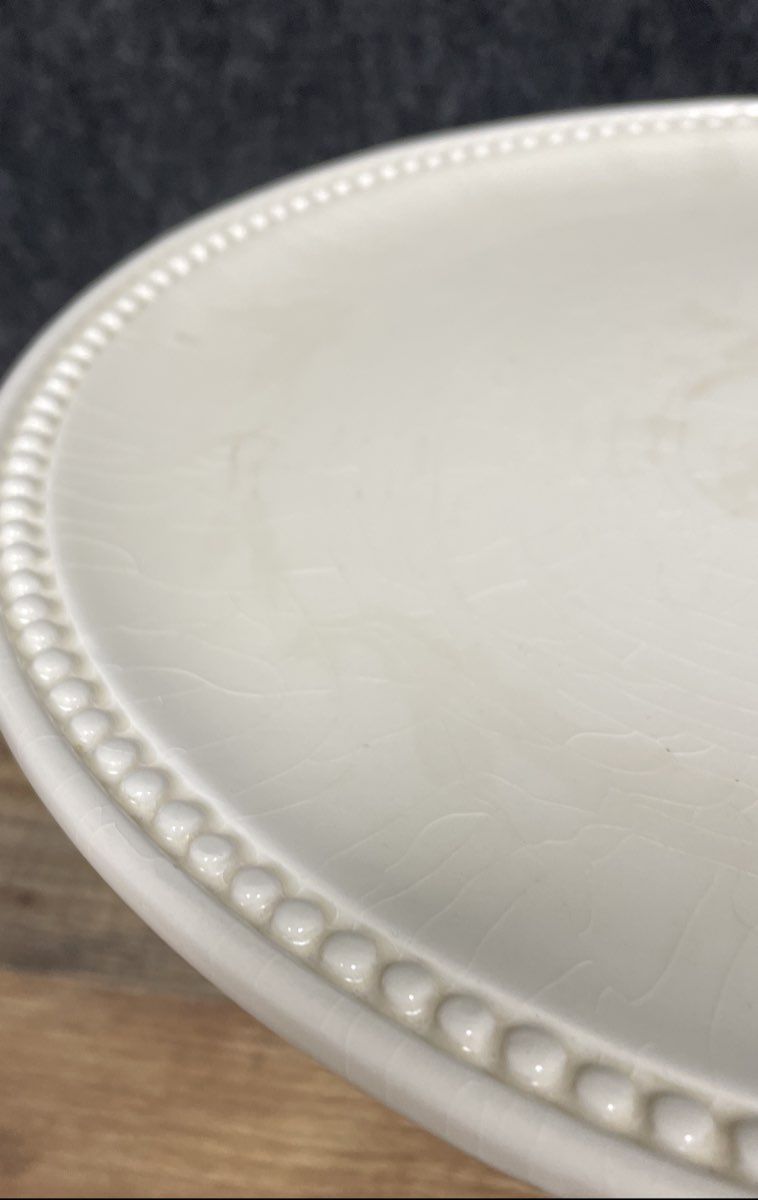 String of Pearls Cake Stand