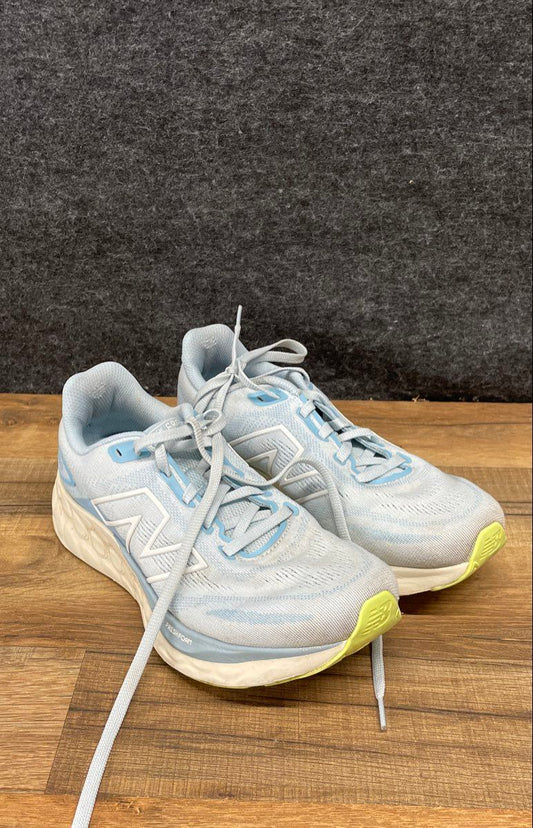 New Balance Fresh Foam 680v8 Light Blue White Running Shoes Women's Size 8.5