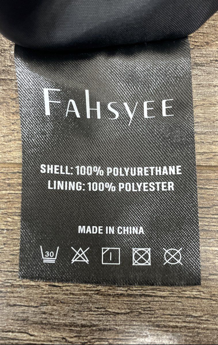 Fahsyee Women's Black Faux Leather Biker Moto Jacket Quilted Shoulder New NWT
