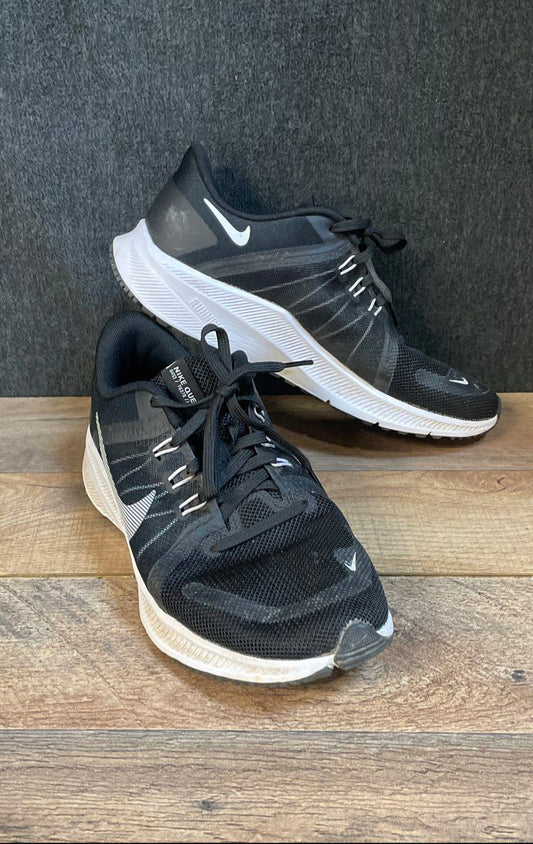 Nike Quest 4 Black Dark Smoke Grey White Running Shoes Women's Size 8.5