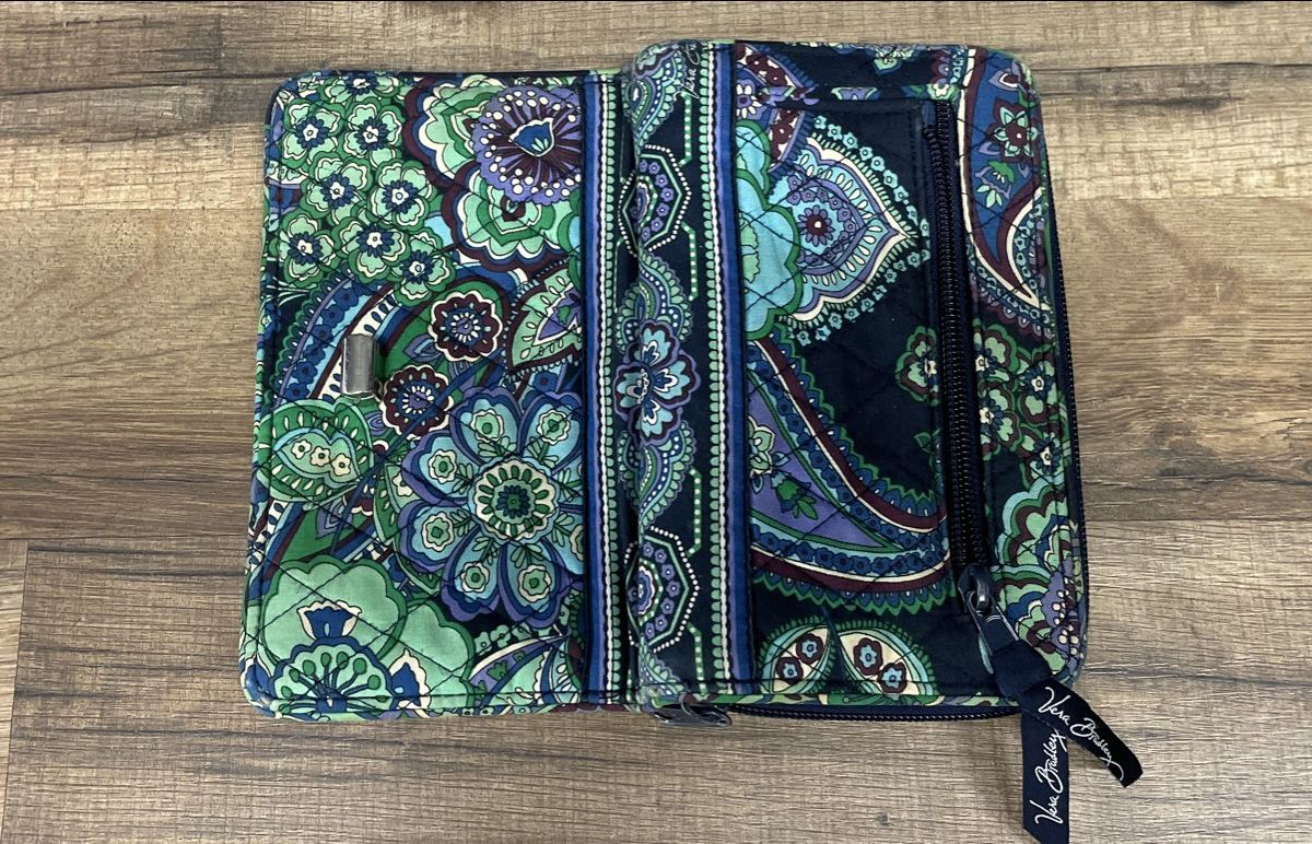 Vera Bradley Teal Blue Floral Quilted Cotton Turnlock Wallet Silver Hardware