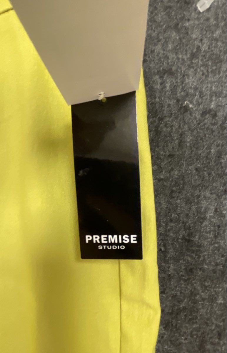 Premise Studio Women's Citrine Yellow Bengaline Stretch Bermuda Shorts Sz L NWT