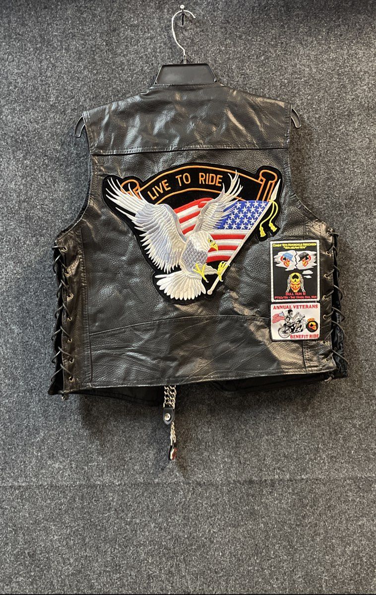Diamond Plate Men's Black Leather Biker Vest Live To Ride CVMA FOE Patches Sz L