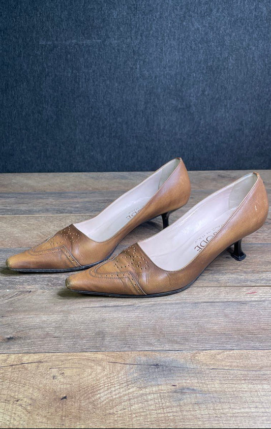 Vintage Y2K Episode Brown Leather Brogue Pointed Toe Kitten Heels Italy Sz 36.5