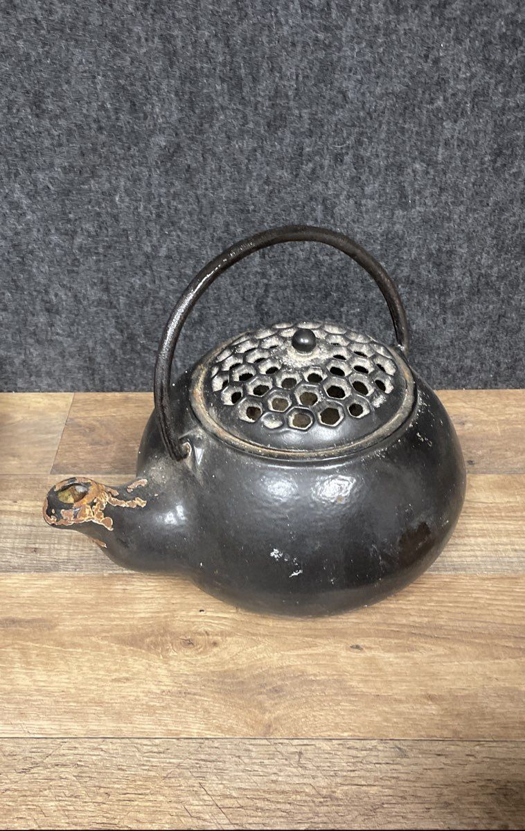 Larger Cast Iron Teapot
