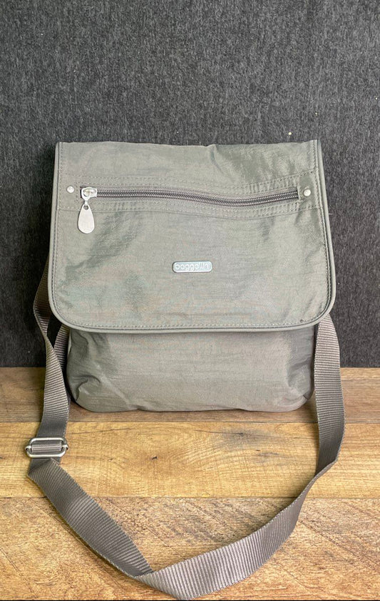 Baggallini Grey Nylon Flap Crossbody Bag Adjustable Strap Silver Hardware
