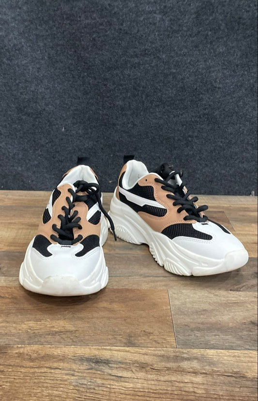 Madden NYC WMMN23AM612 White Black Tan Chunky Platform Sneakers Womens Size 9.5