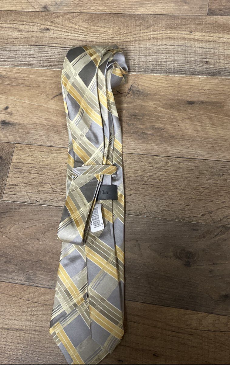 Calvin Klein Men's Necktie Tie Gray Gold Yellow Plaid Check Pattern