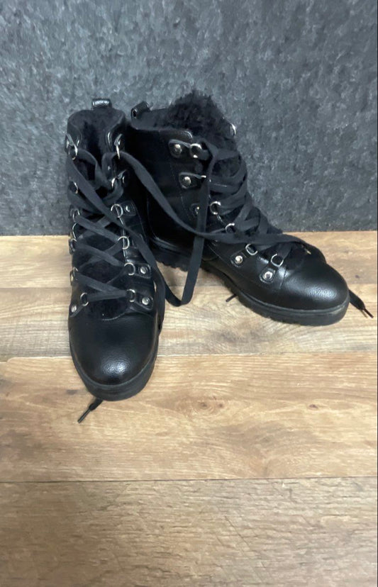 Nine West Black Faux Fur Lace Up Lug Sole Combat Hiker Ankle Boots Size 8M