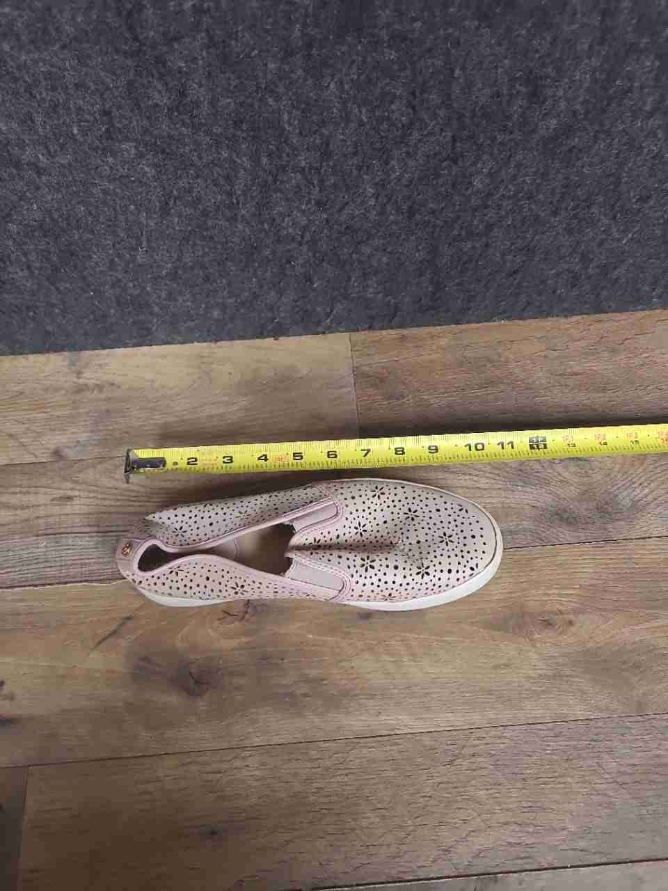 Michael Kors Keaton Soft Pink Perforated Leather Slip On Sneakers Women's Size 8