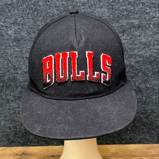 Ultra Game Men's Chicago Bulls NBA Black Snapback Hat Textured Lettering OSFM