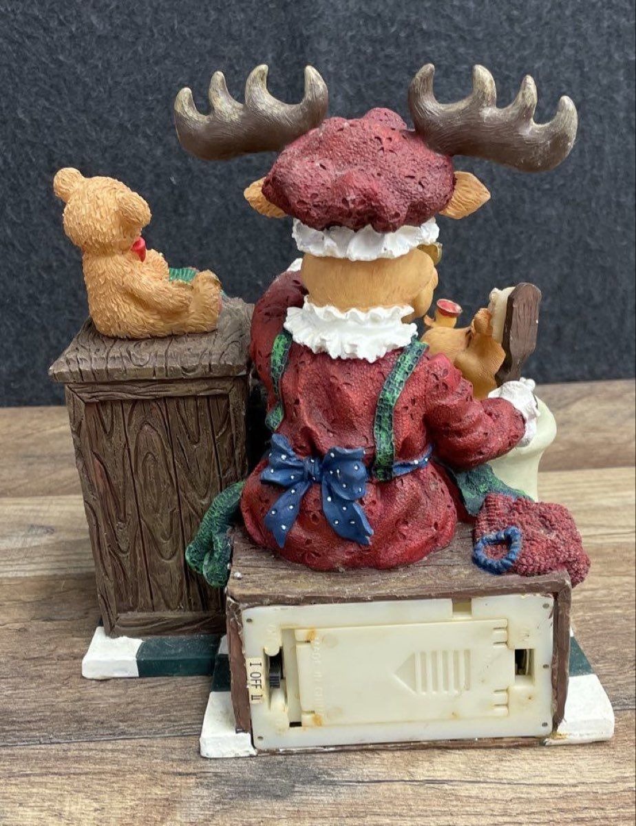 Holiday Time Musical Water Fountain Moose in Bathtub Figurine With Box Christmas
