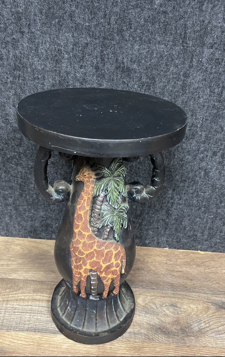 Small Decorative Giraffe Stand