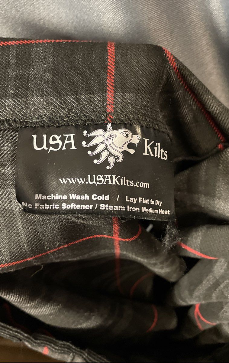 USA Kilts Women's Glyndwr Tartan Pleated Kilt Skirt Black Red 26" Waist