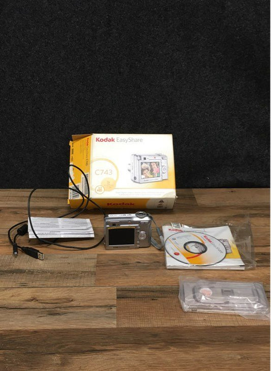 Kodak EasyShare C743 7.1MP 3x Optical Zoom Digital Camera CIB