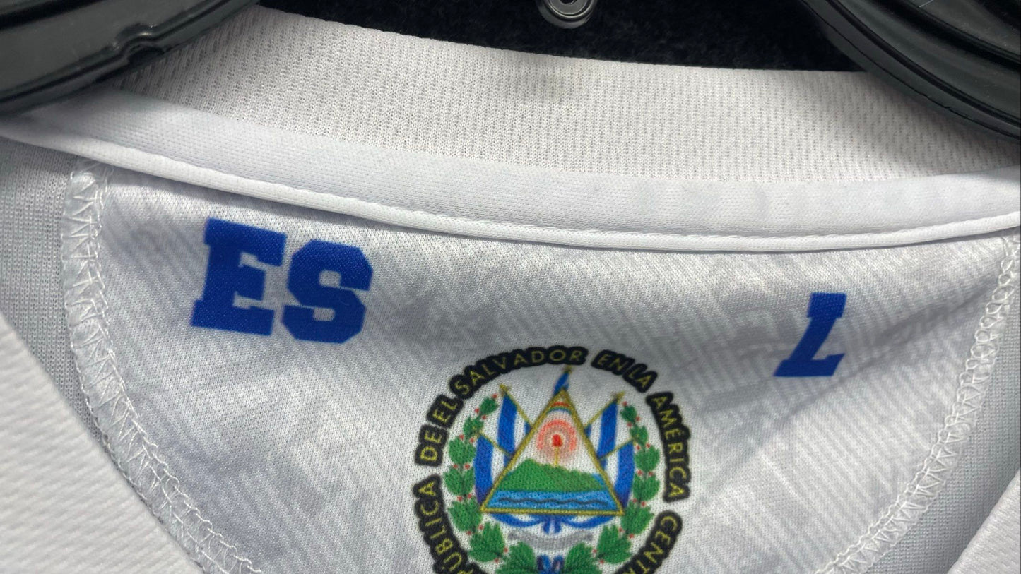 Umbro Men's El Salvador National Team Away Soccer Jersey White Patterned Sz L
