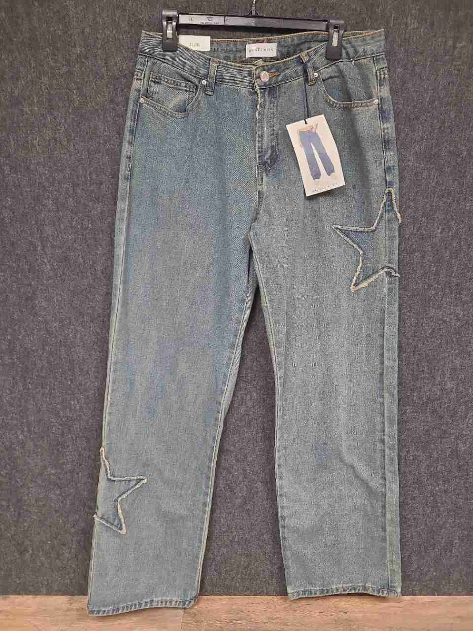 Angel Kiss Women's Blue Light Wash Star Patch Frayed Straight Jeans Sz 11/30 NWT