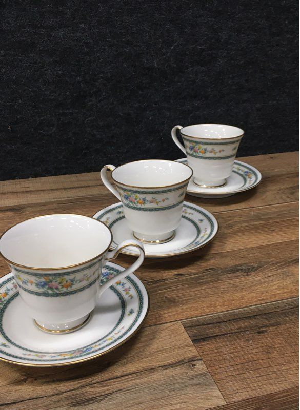 Lot of 5 Noritake Amenity 7228 Footed Cups & Saucers