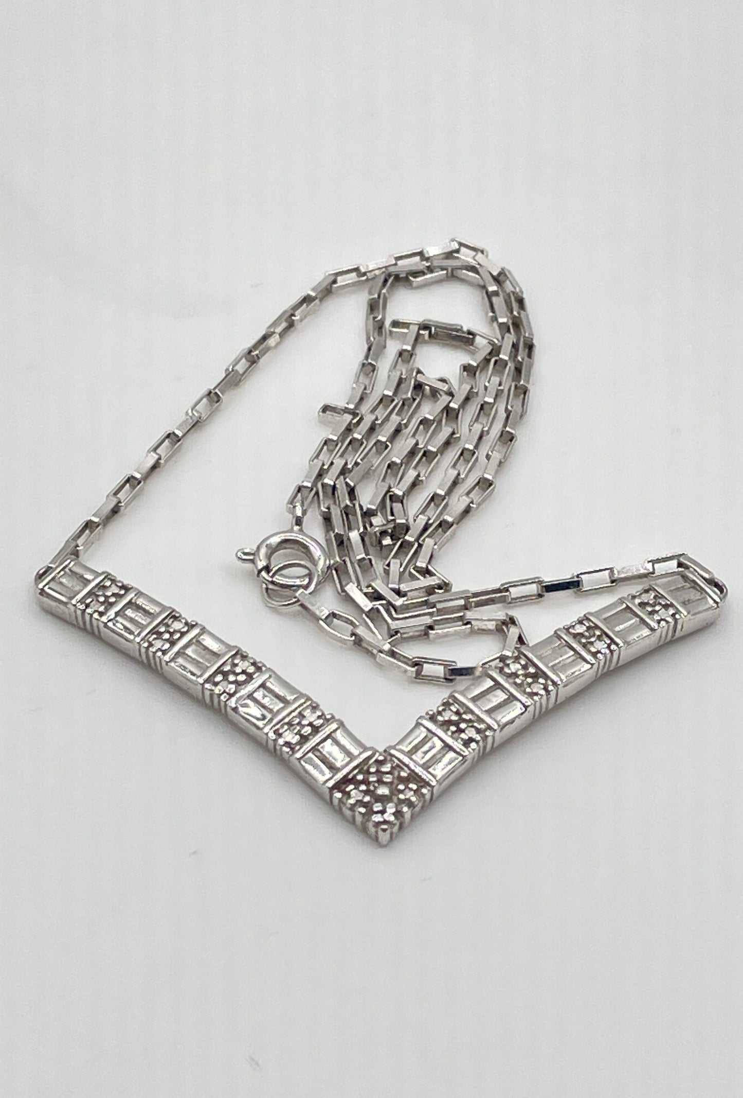 Ross Simons 925 Sterling Silver V-Bar Pendant Square-Link Necklace 8.2g