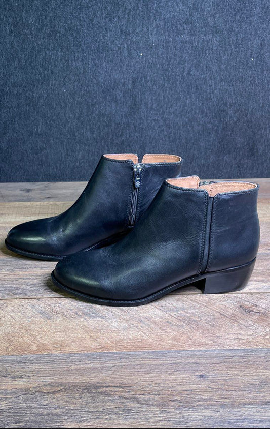 Antonio Melani Black Leather Side Zip Ankle Booties Women's Size 9