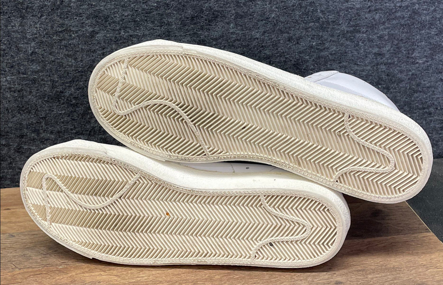 Nike Blazer Mid '77 Vintage White Black High Top Sneakers Men's Size 10