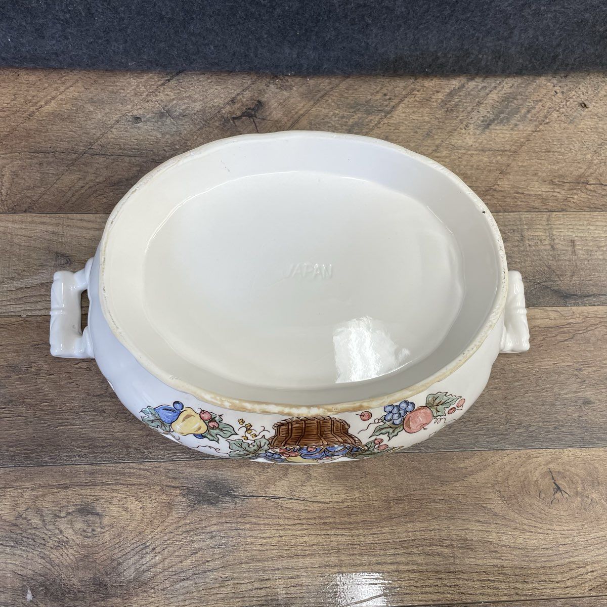 Vintage Style Ceramic Soup Tureen with Lid and Ladle