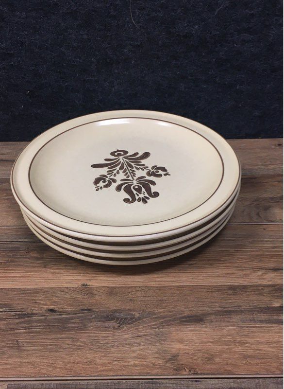 Lot of 4 Pfaltzgraff Village Brown Dinner Plates