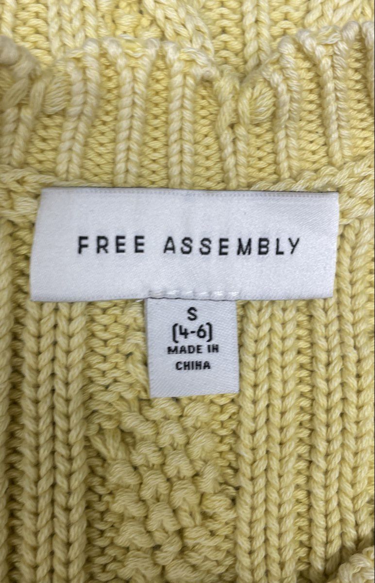 Free Assembly Women's Yellow Cable Knit Sweater Vest Scalloped Trim Size S 4-6