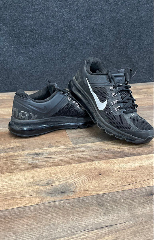 Nike Air Max 2013 Black White Low Top Running Shoes Size 8.5