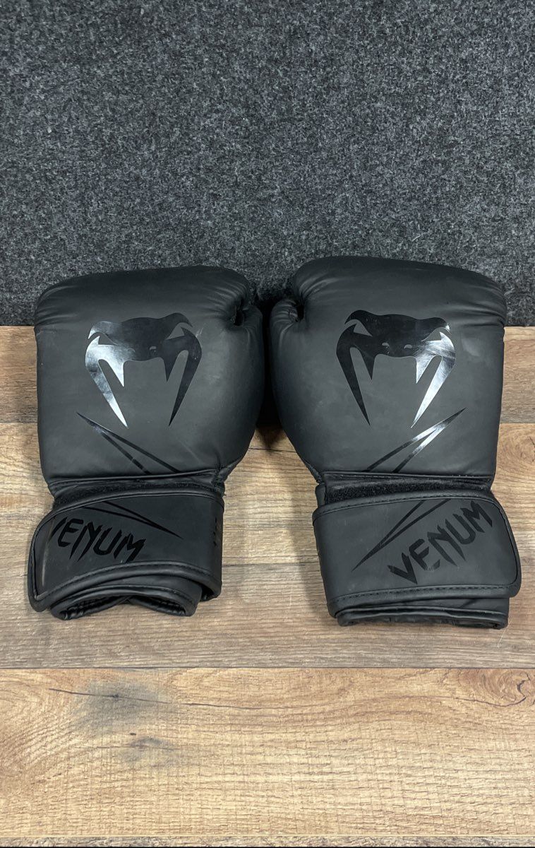 Venum Boxing Gloves 14oz Black Matte Mesh Palm Training Sparring Pair