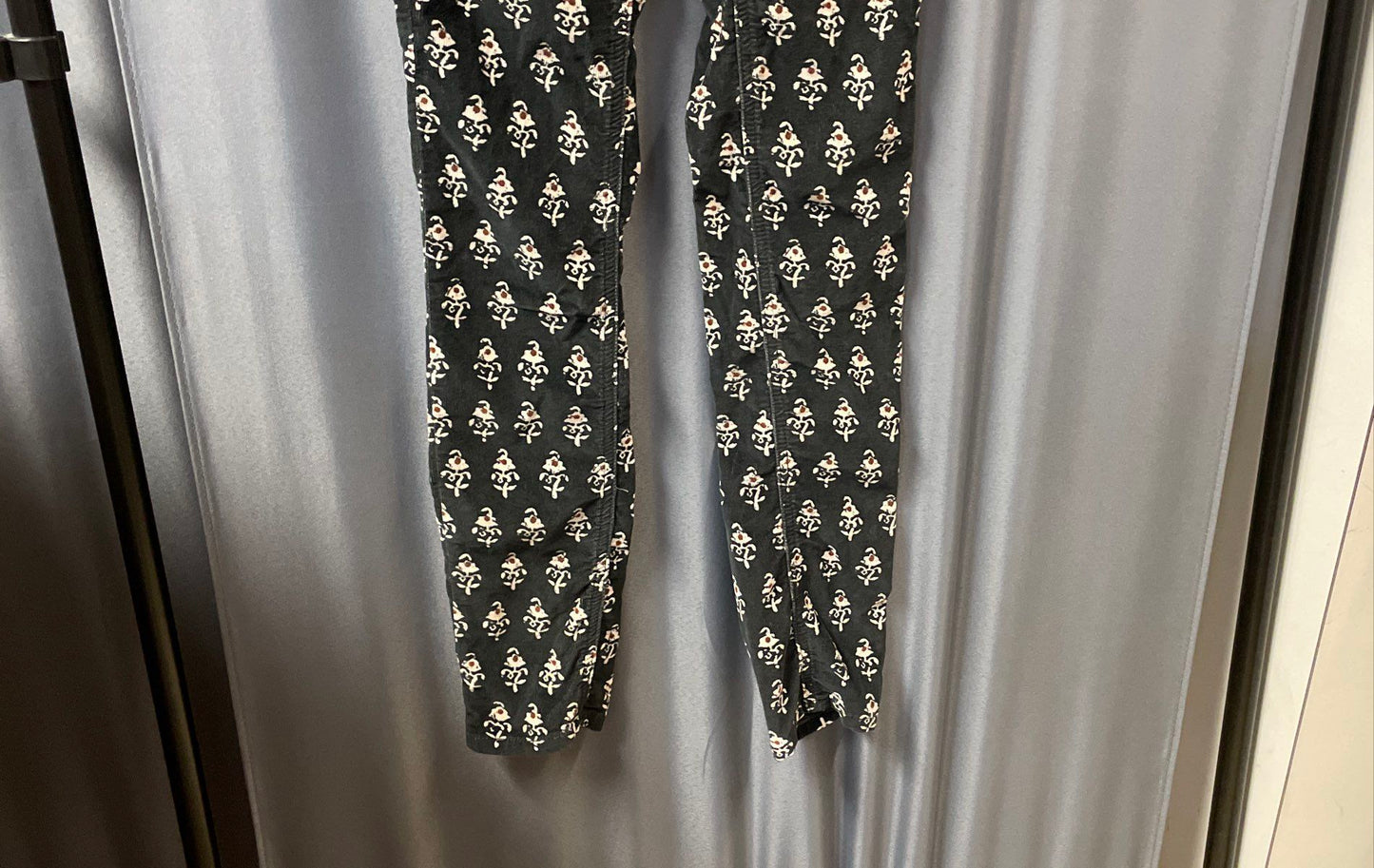 Free People Women's Black Block Print Floral Corduroy Skinny Pants Sz 26