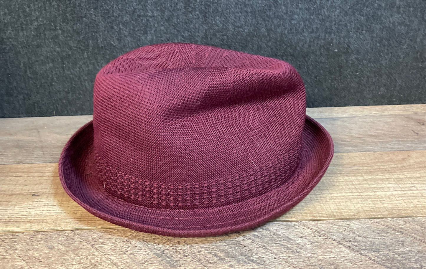 New Era Men's Burgundy Woven Mesh Fedora Hat Metal Logo Sz M