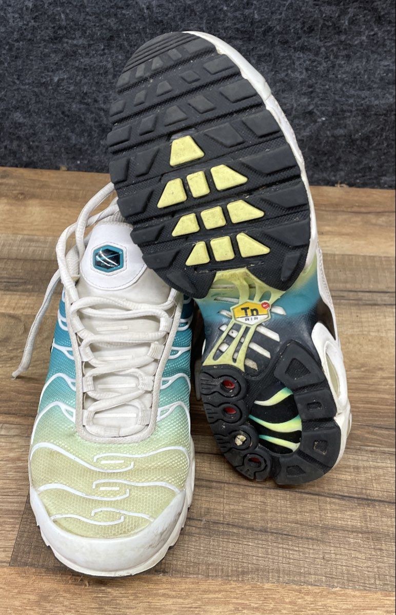 Nike Air Max Plus Teal White Gradient Women's Sneakers Size 7.5