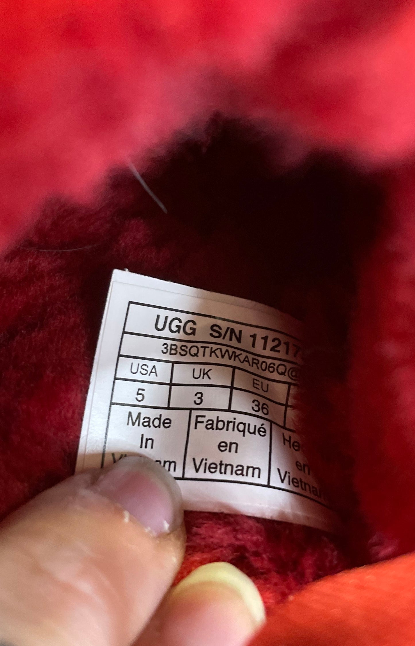 UGG Women's Fluff Yeah Slide Red Sheepskin Slipper Sandal Size 5