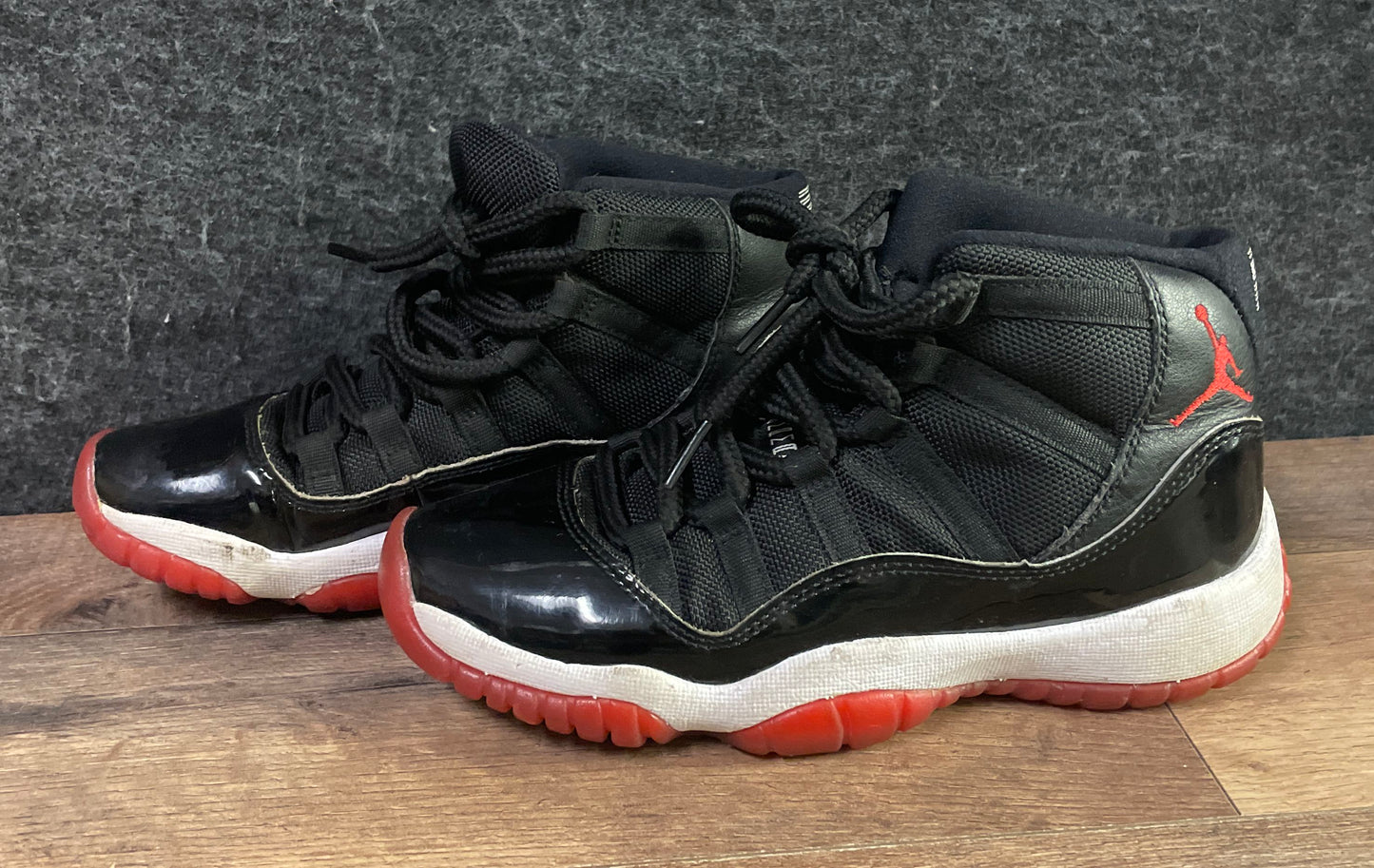 Nike Air Jordan 11 Retro Bred 2019 Black Red GS Size 4Y
