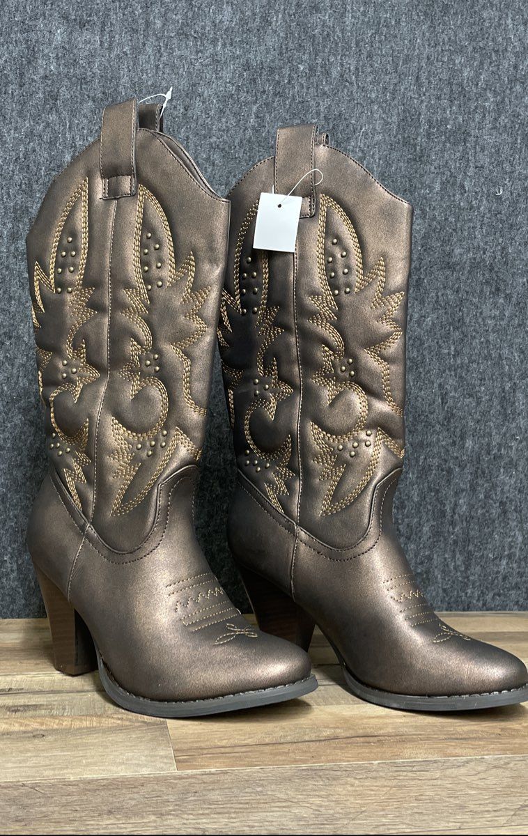 Hot Tomato Women's Bronze Metallic Embroidered Studded Cowboy Boots Size 7.5 NWT