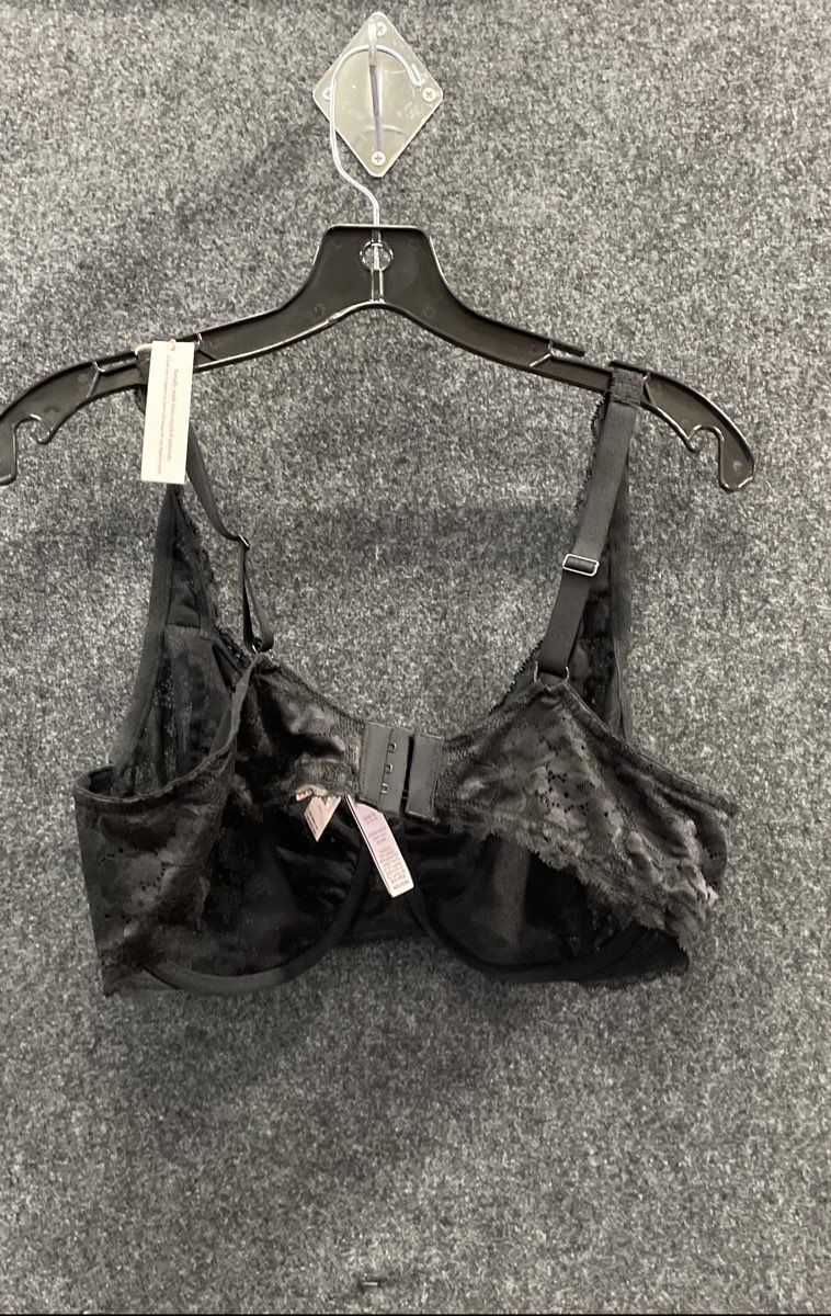 Victoria's Secret Women's Body By Victoria Black Floral Lace Bra Sz 42C NWT