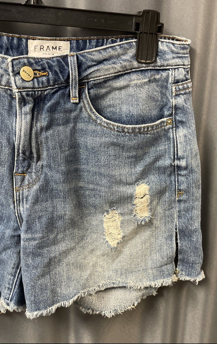 Frame Women's Le Grand Garcon Short Light Blue Distressed Denim Ripped Sz 27
