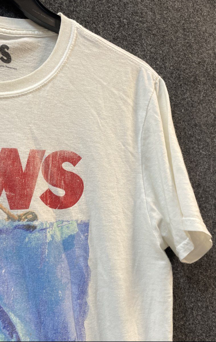 Jaws Men's Movie Graphic T-Shirt White Classic Poster Short Sleeve Size L