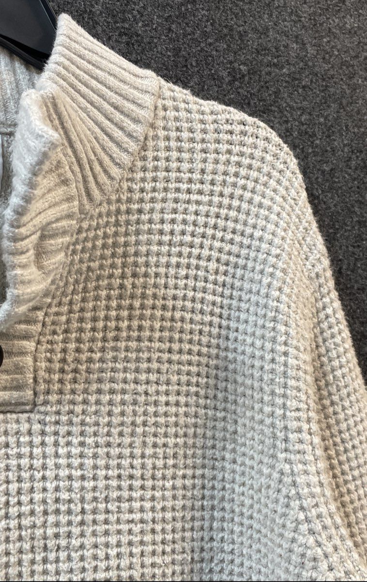 Old Navy Men's Grey Waffle Knit 3-Button Mock Neck Sweater Sz Medium