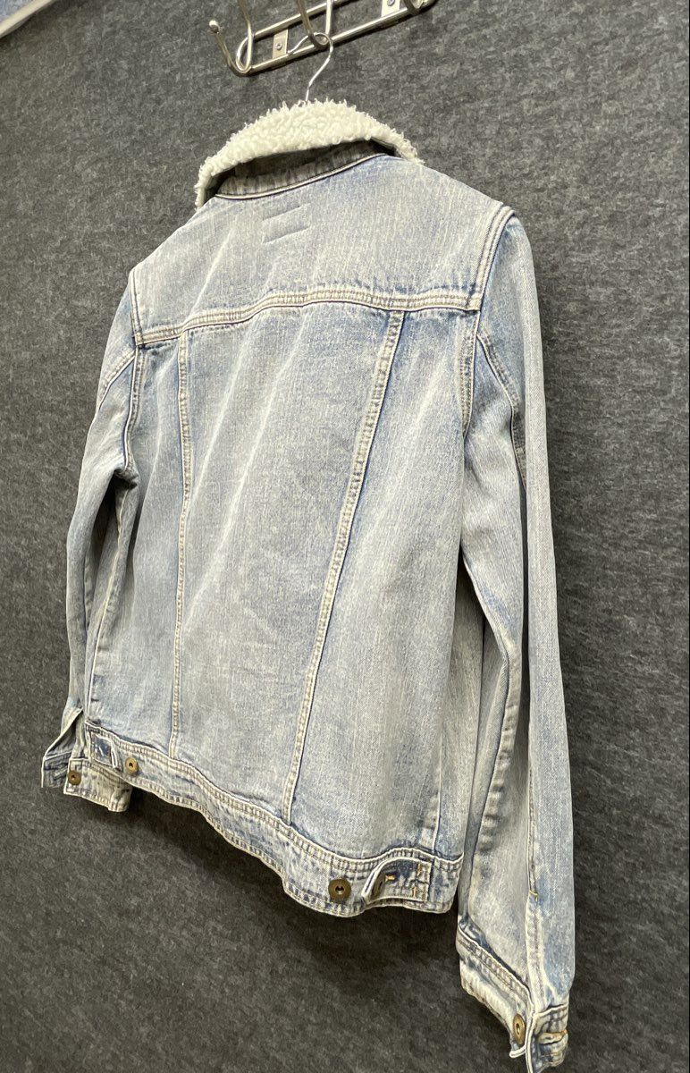 Articles of Society Women's Light Wash Sherpa Lined Denim Trucker Jacket Size L