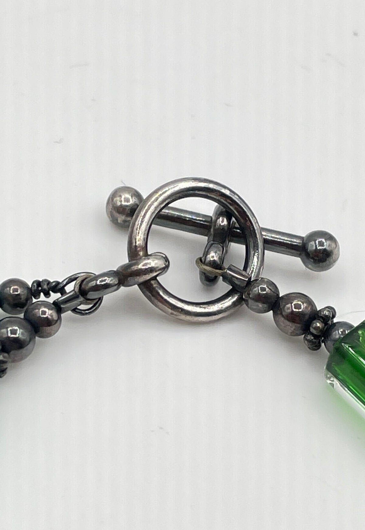 925 Sterling Silver Green Glass Bead Toggle Clasp Bracelet (Unmarked) 13.9g