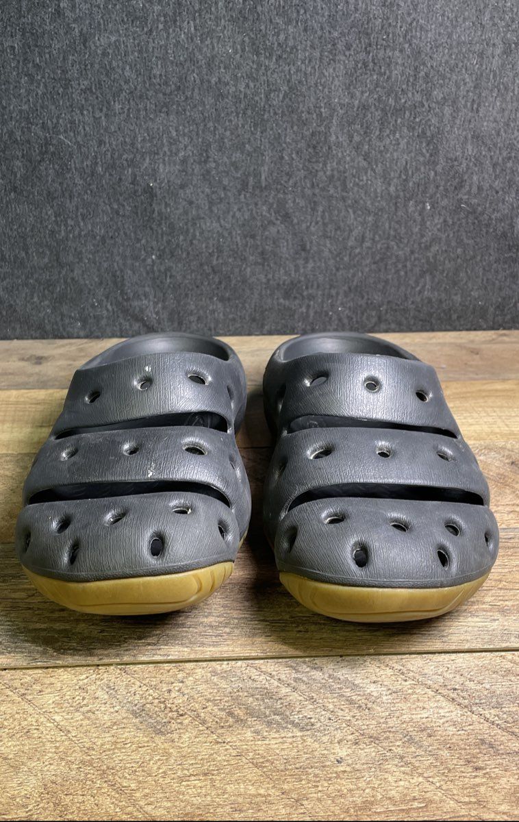 Keen Yogui Arts Graphite Black Men's Slip-On Outdoor Clogs Size 13