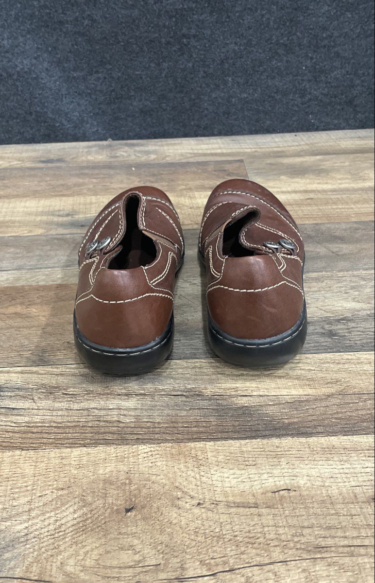 Clarks Ashland Spin Brown Leather Women's Slip On Loafers Size 9M