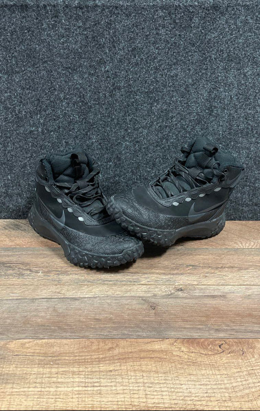 Nike Juniper Trail 2 Next Nature Triple Black Kids Trail Running Shoes Size 1Y